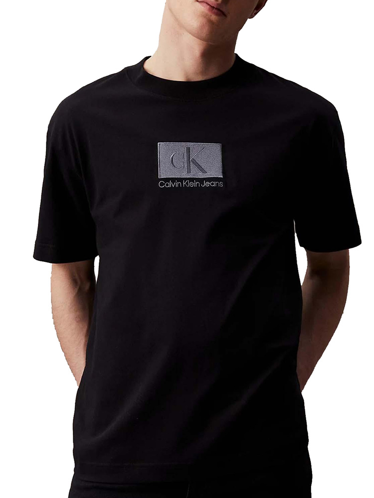 T-SHIRT CALVIN KLEIN RELAXED FIT EMBRO BADGE TEE CK BLACK