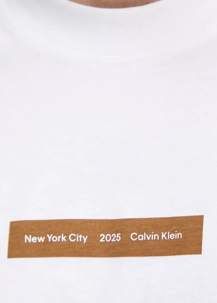 T-SHIRT CALVIN KLEIN NYC TEE BRIGHT WHITE CALVIN KLEIN φωτογραφία