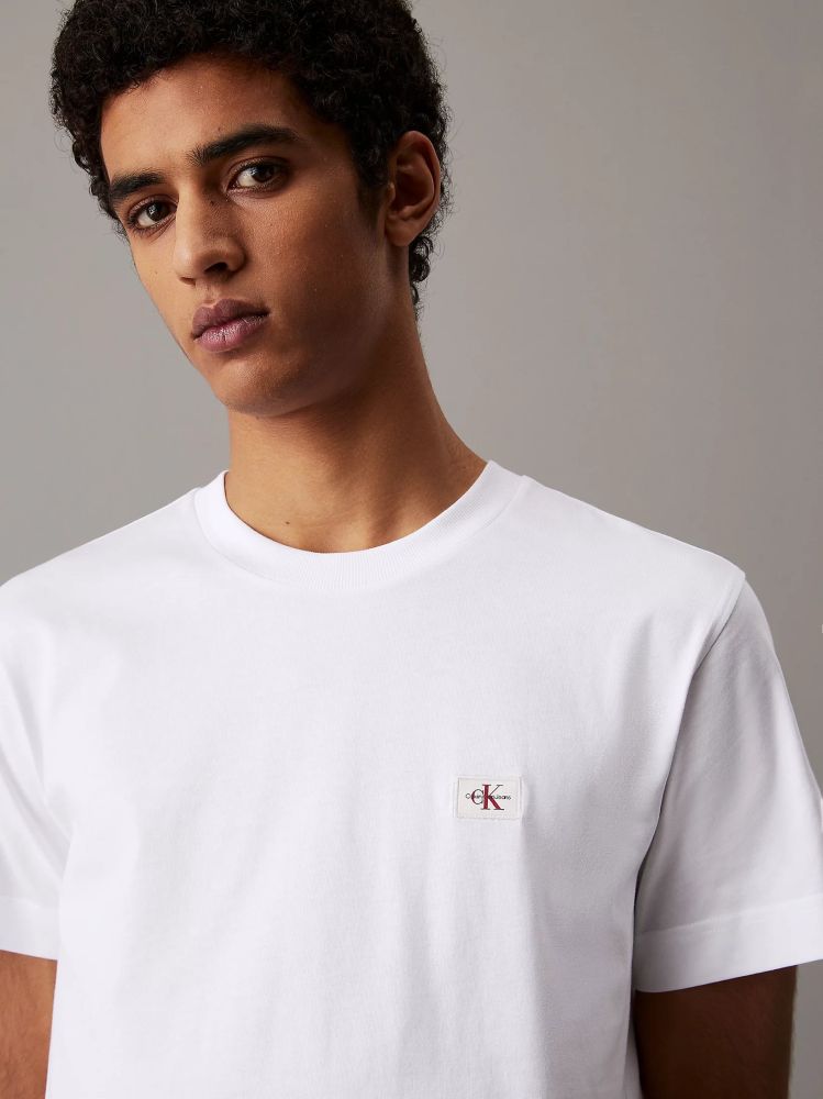 T-SHIRT CALVIN KLEIN WOVEN LABEL TEE BRIGHT WHITE CALVIN KLEIN φωτογραφία
