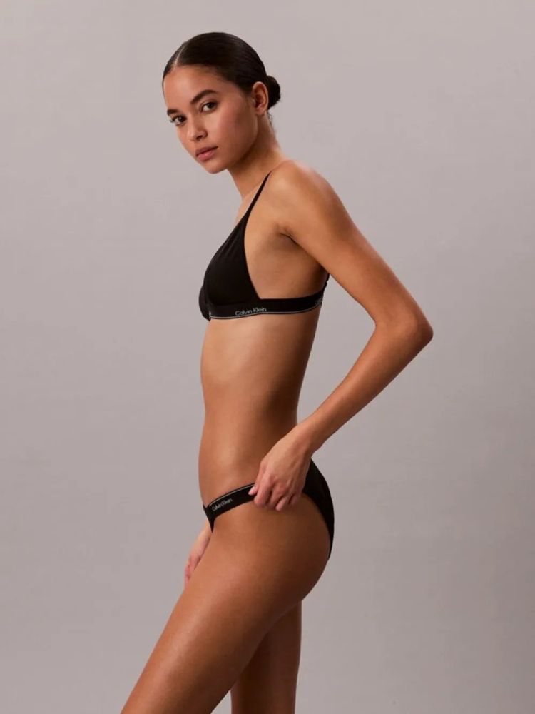 ΜΑΓΙΟ TOP CALVIN KLEIN TRIANGLE BLACK CALVIN KLEIN φωτογραφία