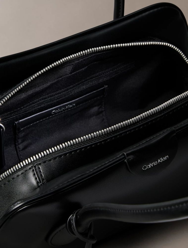 ΤΣΑΝΤΑ CALVIN KLEIN SHOULDER BLACK CALVIN KLEIN φωτογραφία