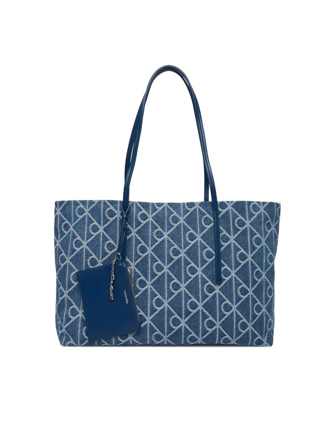 TOTE BAG CALVIN KLEIN EMBLEM AOP DENIM BLUE CALVIN KLEIN φωτογραφία