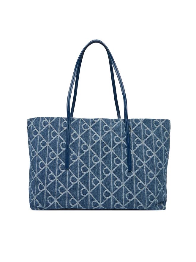 TOTE BAG CALVIN KLEIN EMBLEM AOP DENIM BLUE CALVIN KLEIN φωτογραφία