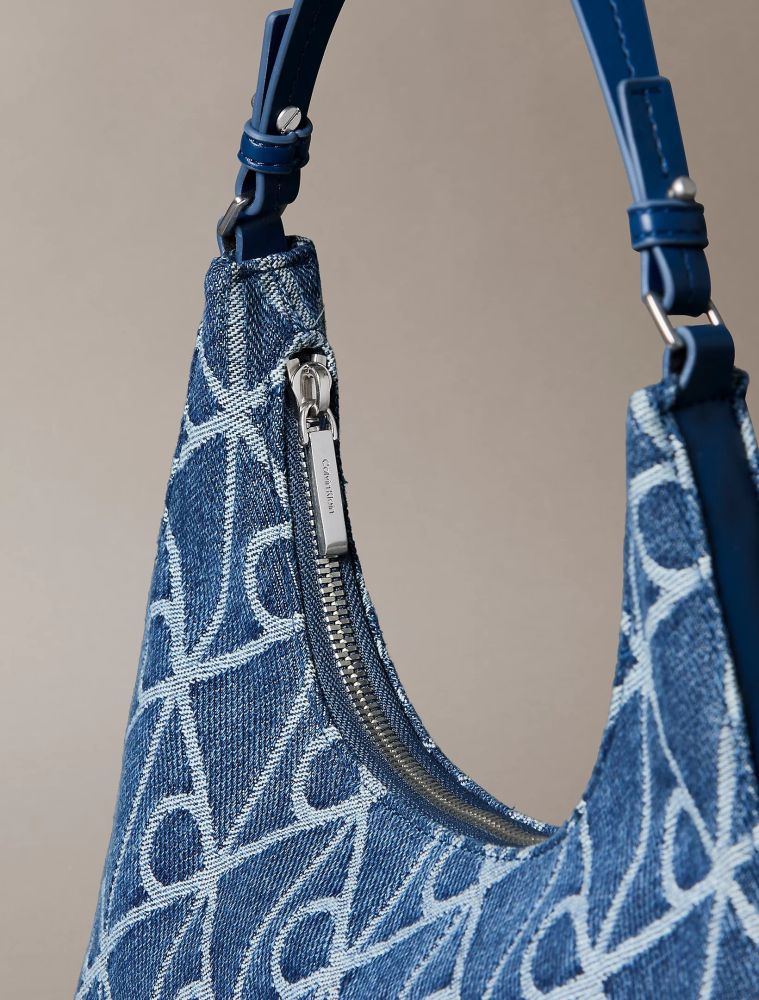 ΤΣΑΝΤΑ CALVIN KLEIN EMBLE AOP DENIM SHOULDER BLUE CALVIN KLEIN φωτογραφία