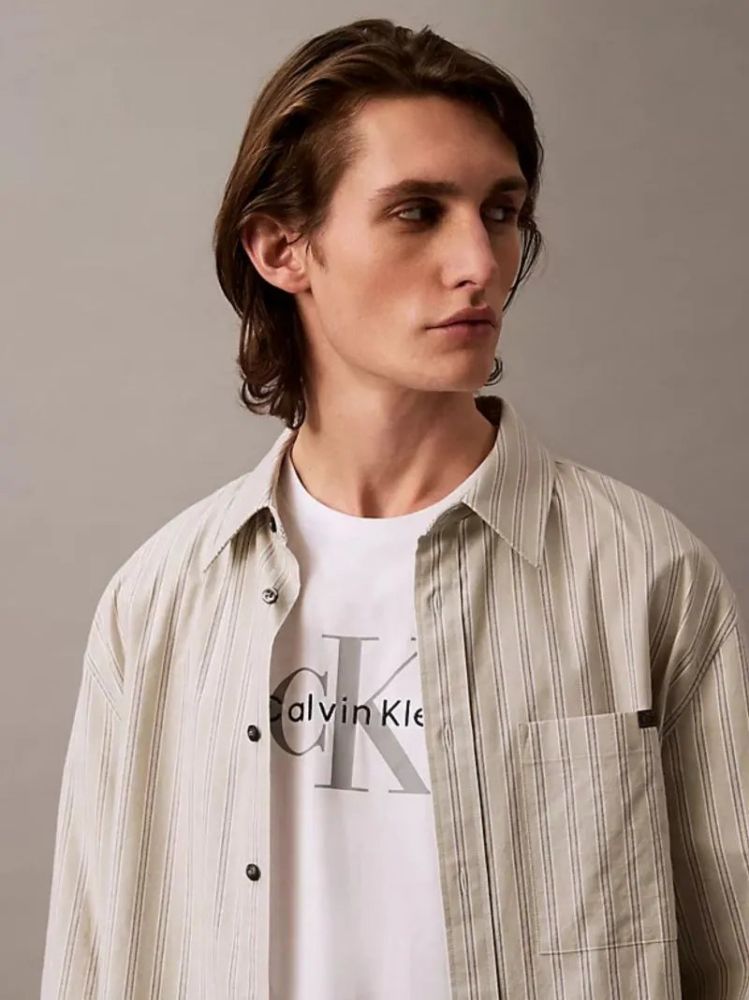 T-SHIRT CALVIN KLEIN SS HERO MONOLOGO TEE BRILLIANT WHITE CALVIN KLEIN φωτογραφία