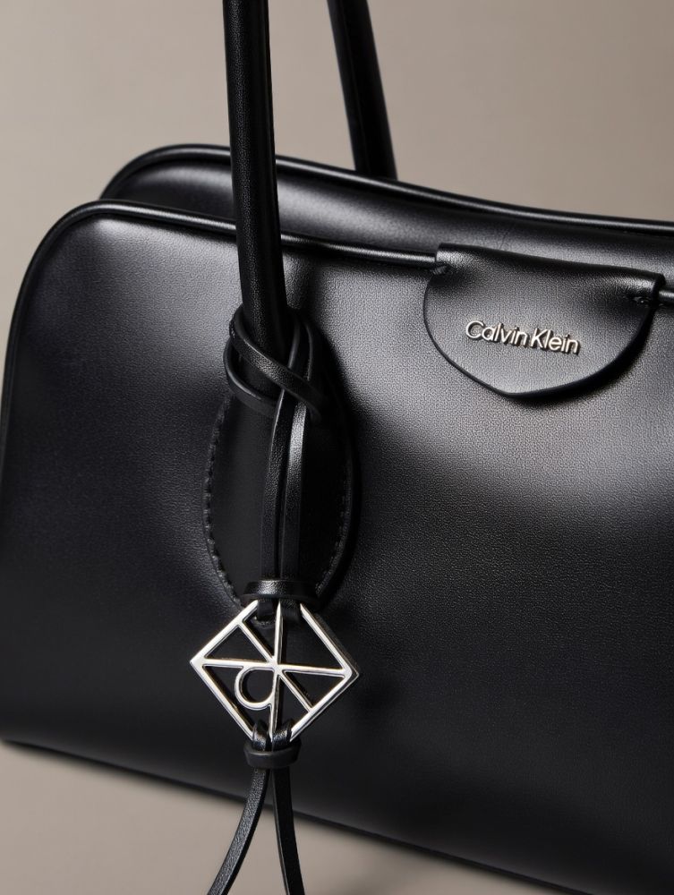 ΤΣΑΝΤΑ CALVIN KLEIN SHOULDER BLACK CALVIN KLEIN φωτογραφία